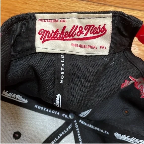 Mitchell & Ness NBA Chicago Bulls SnapBack Cap Hat Unisex - Picture 5 of 8